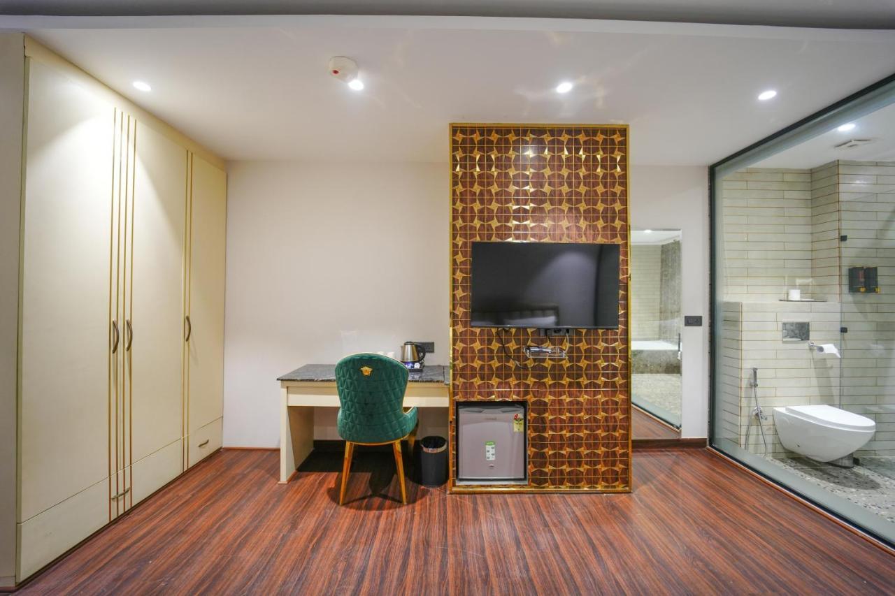 Clay Inn Hotels, Paschim Vihar Delhi  Bagian luar foto