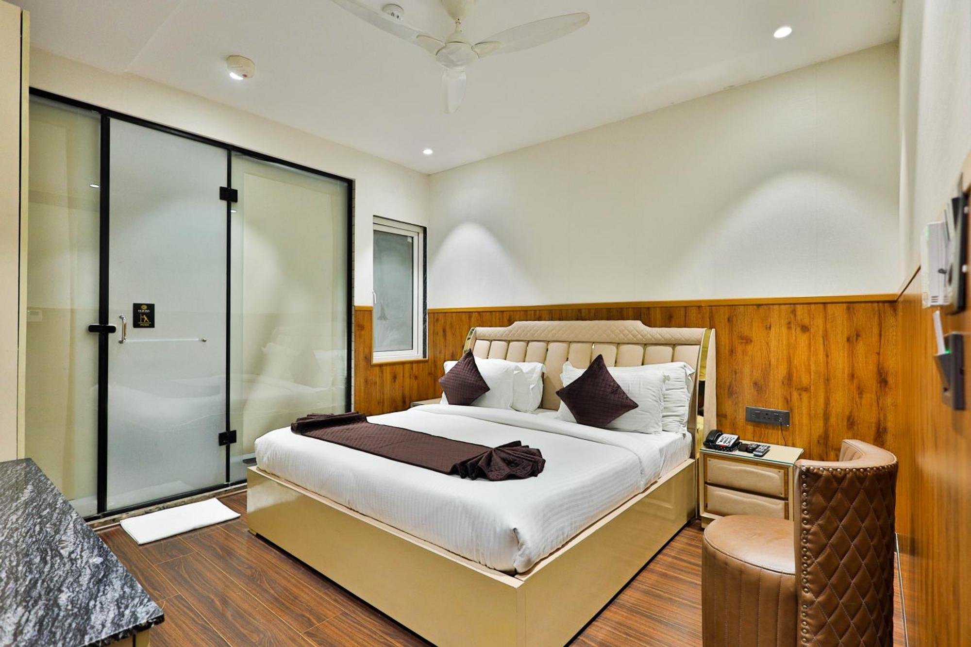 Clay Inn Hotels, Paschim Vihar Delhi  Bagian luar foto